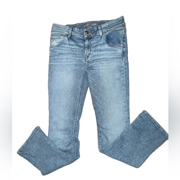 Hudson Beth Mid Rise Baby Bootcut Jeans
Size 30 | Inseam 32” | Rise 9.25” - Picture 4 of 11